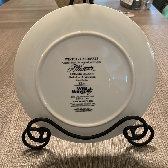 Winter Cardinals decorative plate - Picture 4 of 6